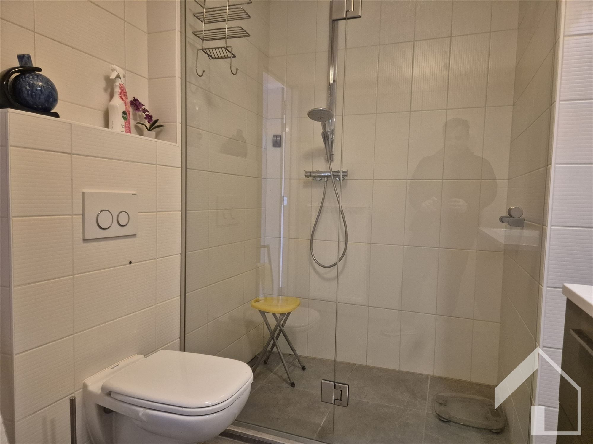 Appartement 3de verdieping, 2 slaapkamers, Lift en autostaanplaats foto 7