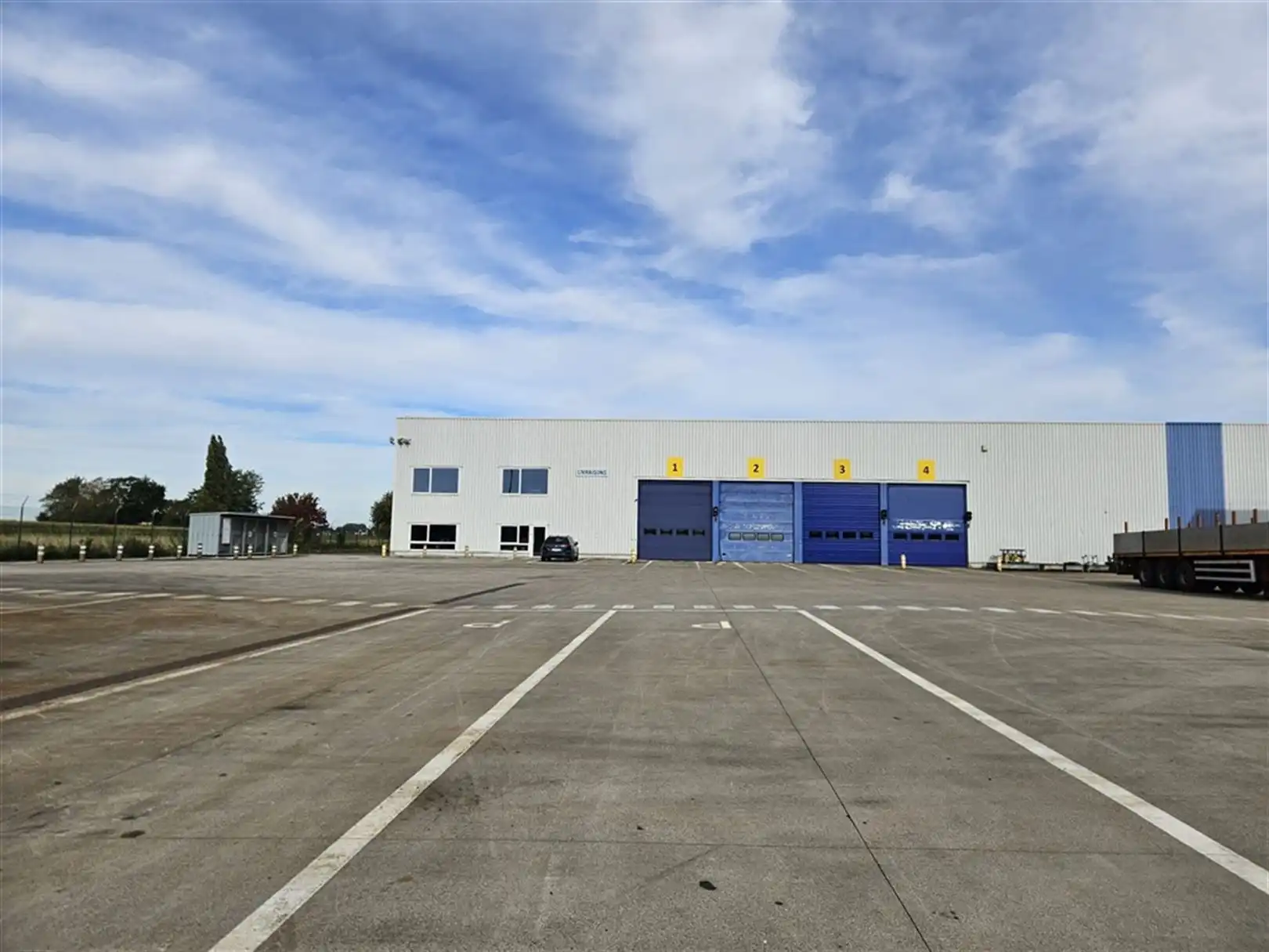 Fabrieksgebouw te Komen foto 4