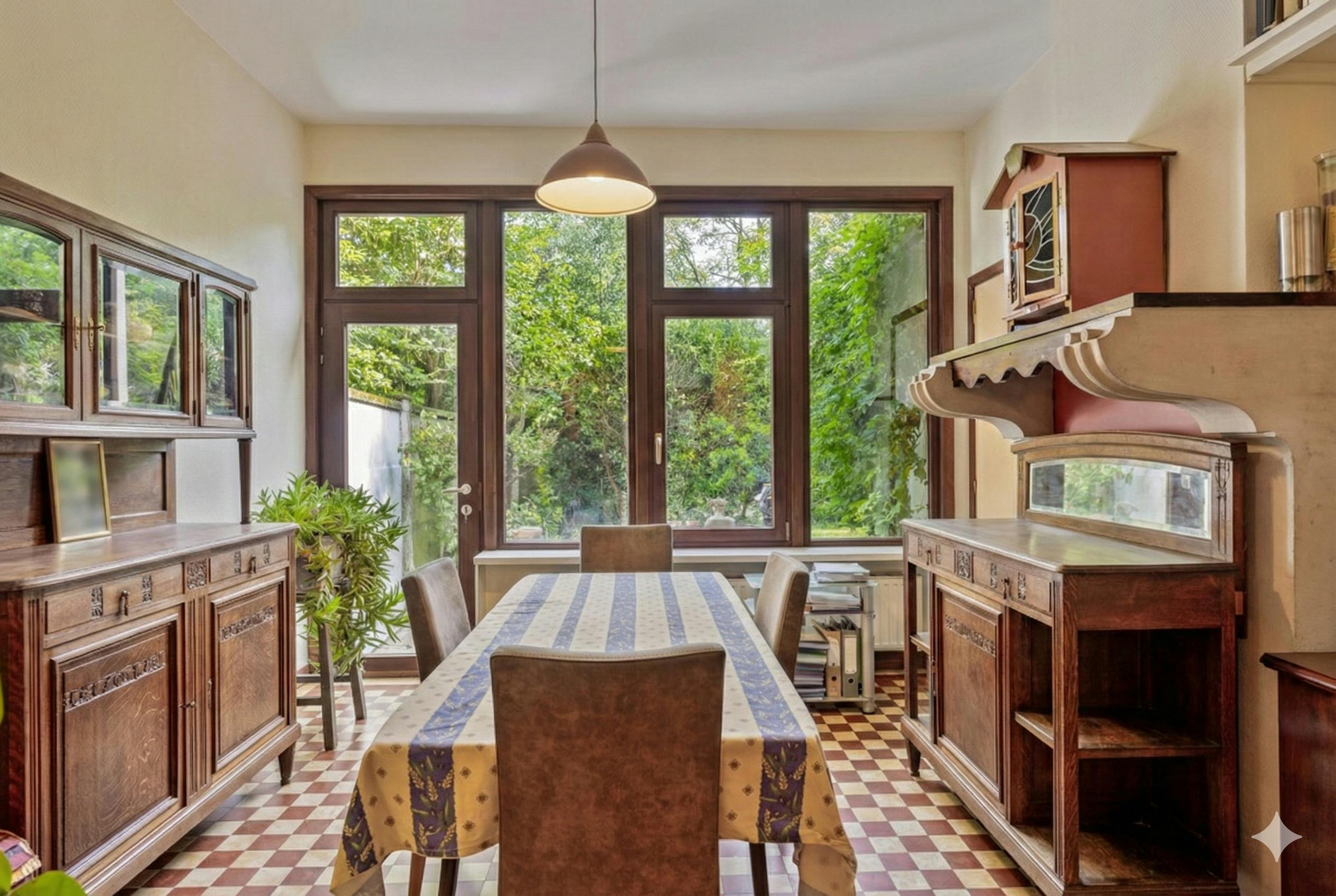 Charmant en ruim huis met 2 garageboxen in hartje Vilvoorde foto 4