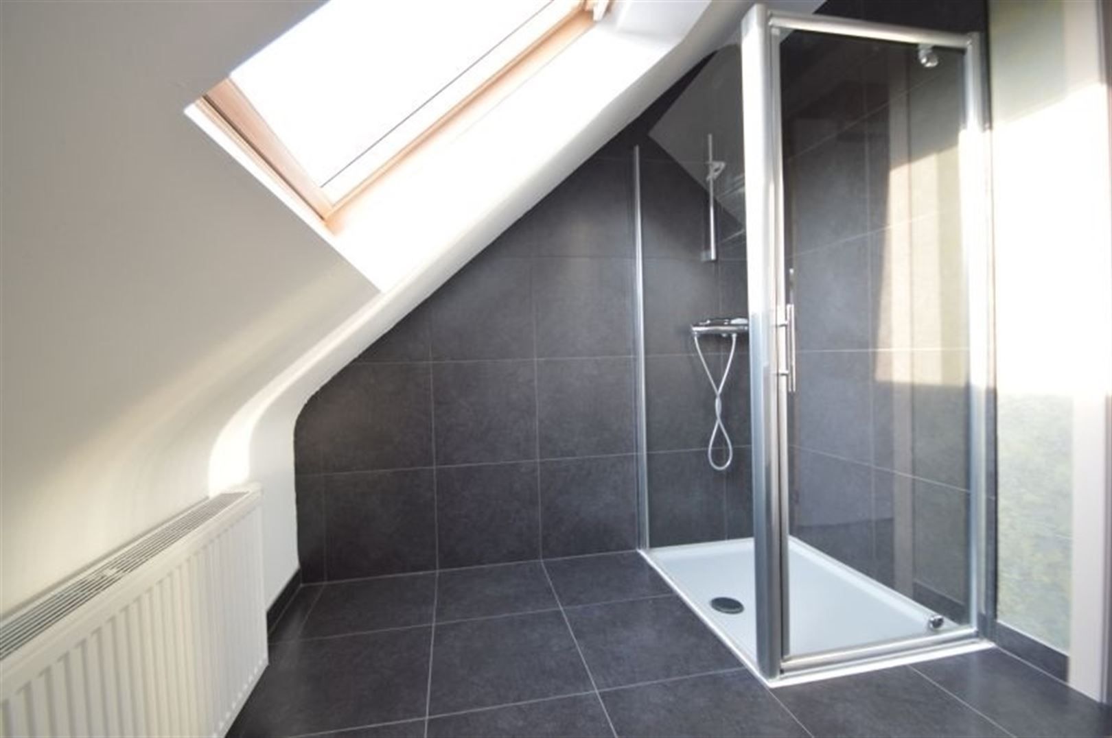 Prachtig Duplex appartement (106 m2) gelegen op het 2de verdiep te Dendermonde (Baasrode). foto 10