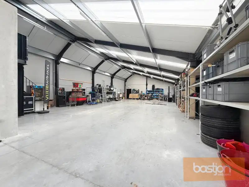 Loods met mogelijkheid van 135m² tot 180 m² foto 2