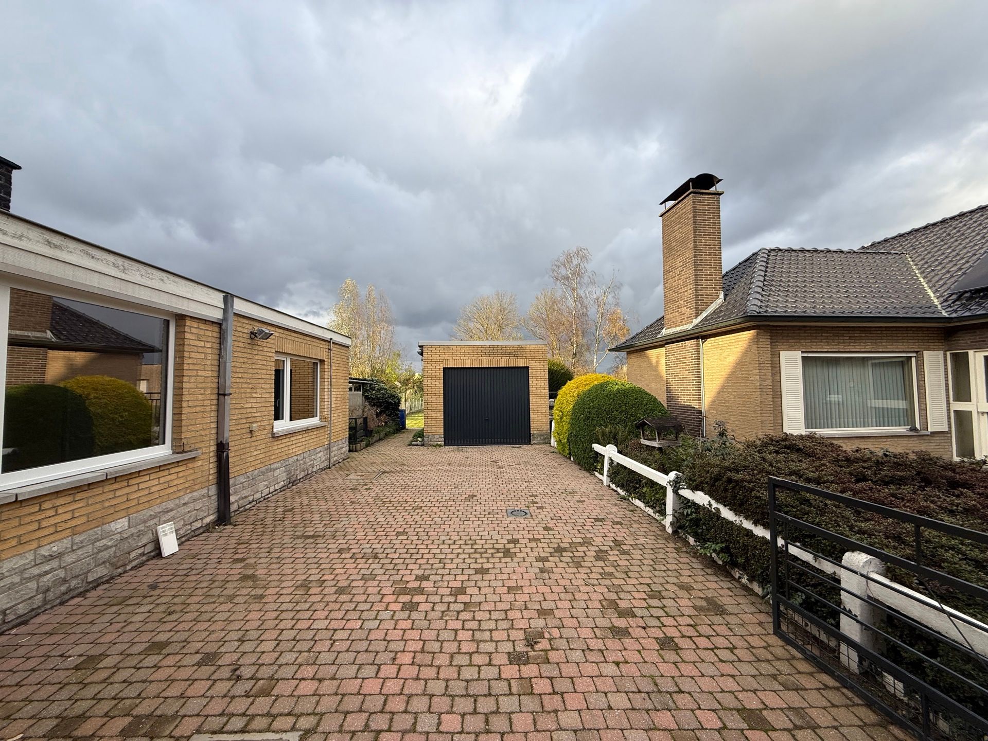 WANZELE - Ruime HoB met tuin & garage. foto 8