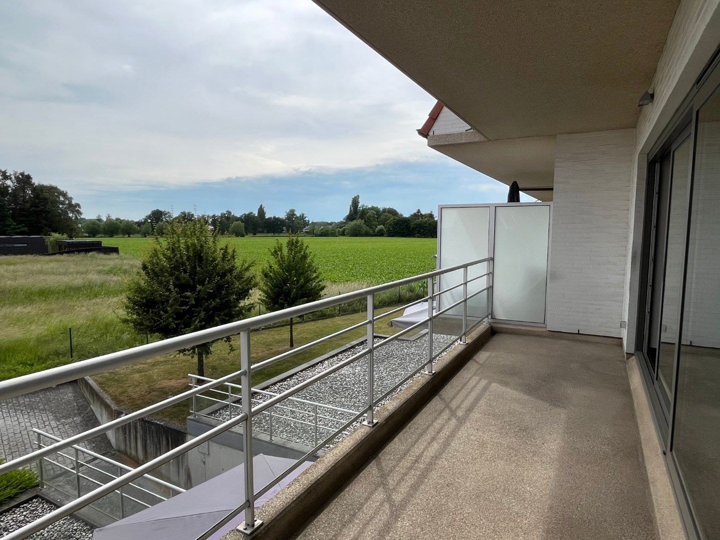 Hoogwaardig, eigentijds appartement met ondergrondse staanplaats foto 9