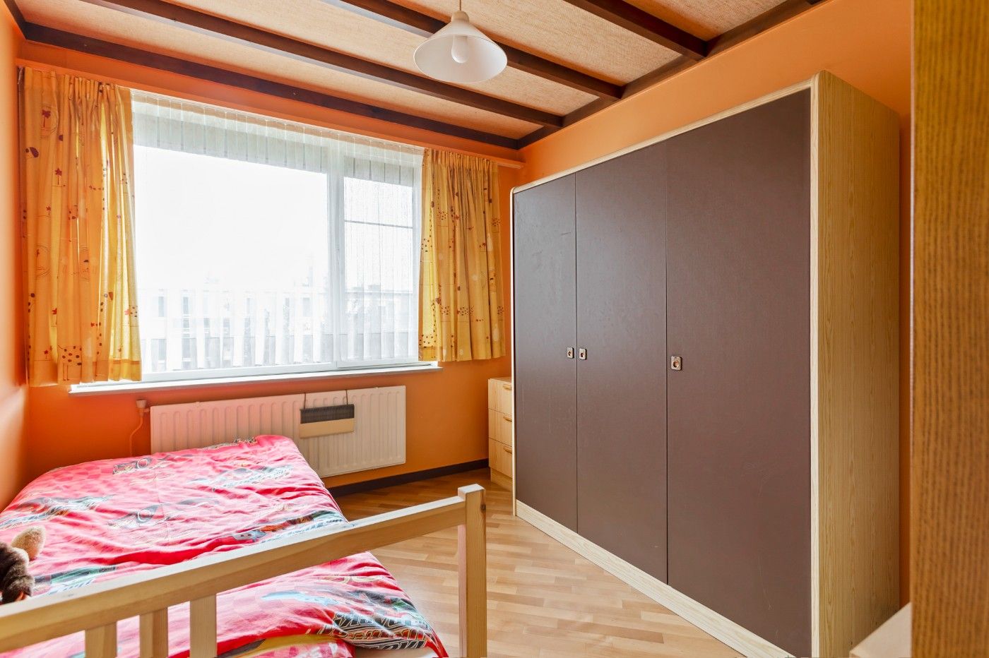 Op te frissen woning met 4 à 5 slpk., inpandige garage en zuidwest-tuin foto 17