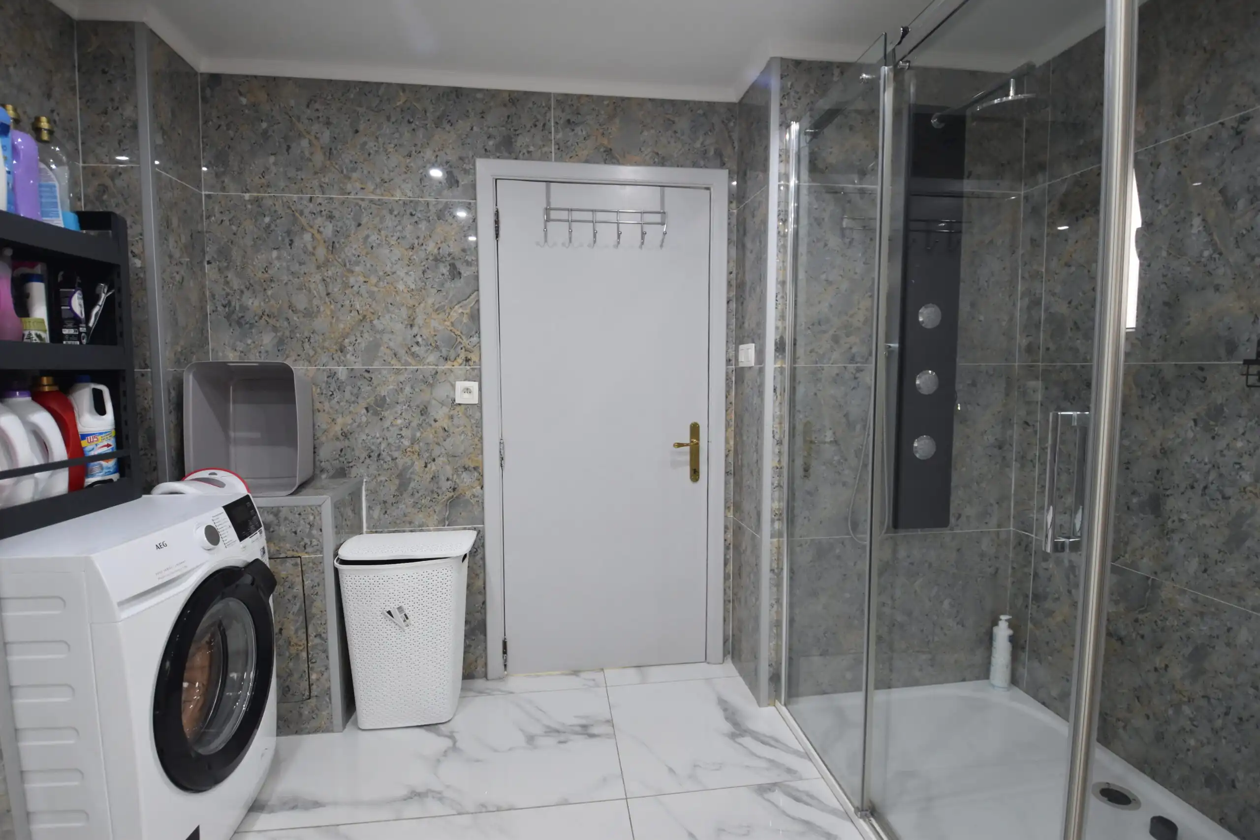 Gezellige woning met garage, veranda en 4 slaapkamers in Nieuwkerken foto 10