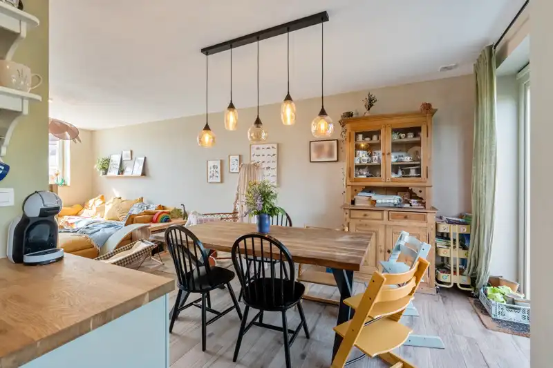 Recente, landelijke woning met 3 slaapkamers, tuin en parking foto 7