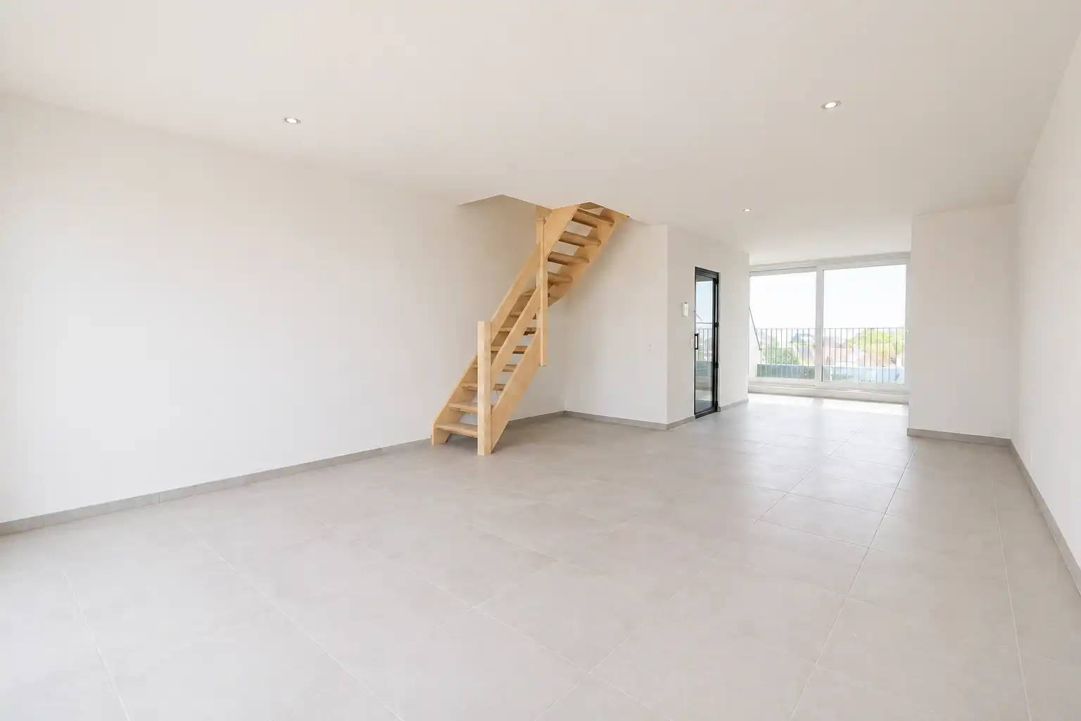 Prachtig 3-slaapkamerappartement met hoogwaardige afwerking, lichtrijke leefruimte en grote terrassen.   foto 10