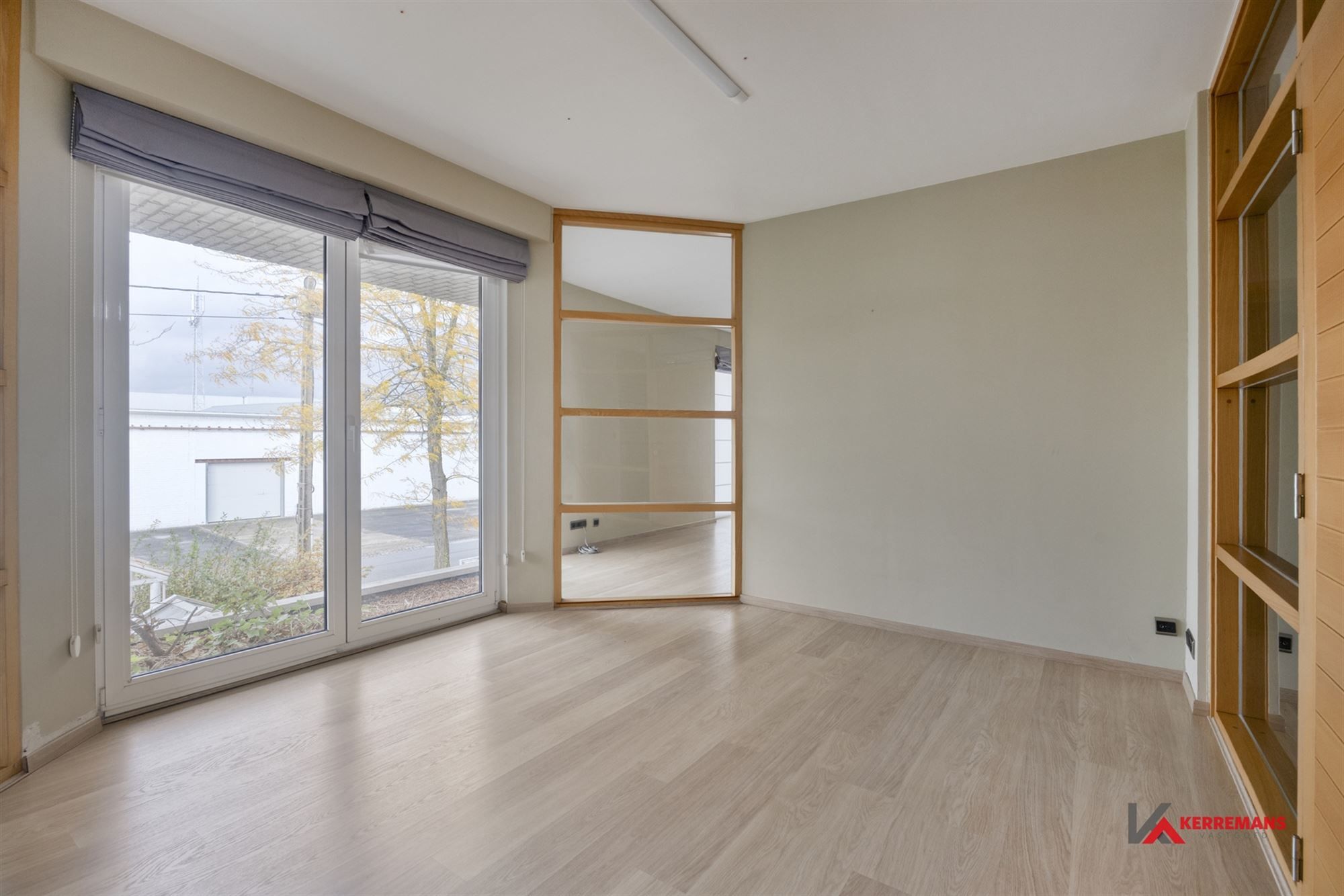 Kantoorgebouw. foto 14