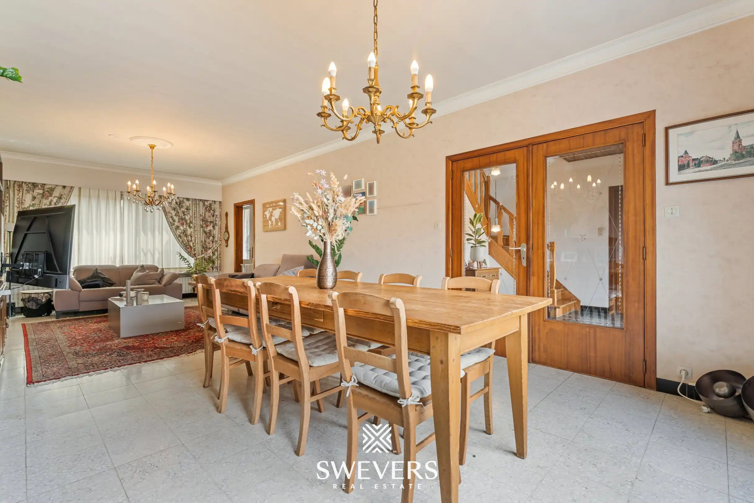Uitstekend gelegen woning met 4 slaapkamers en mooie tuin foto 5