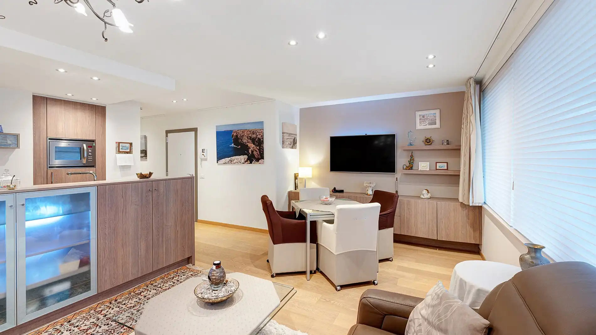 Recent appartement met groot terras nabij het strand  foto 4