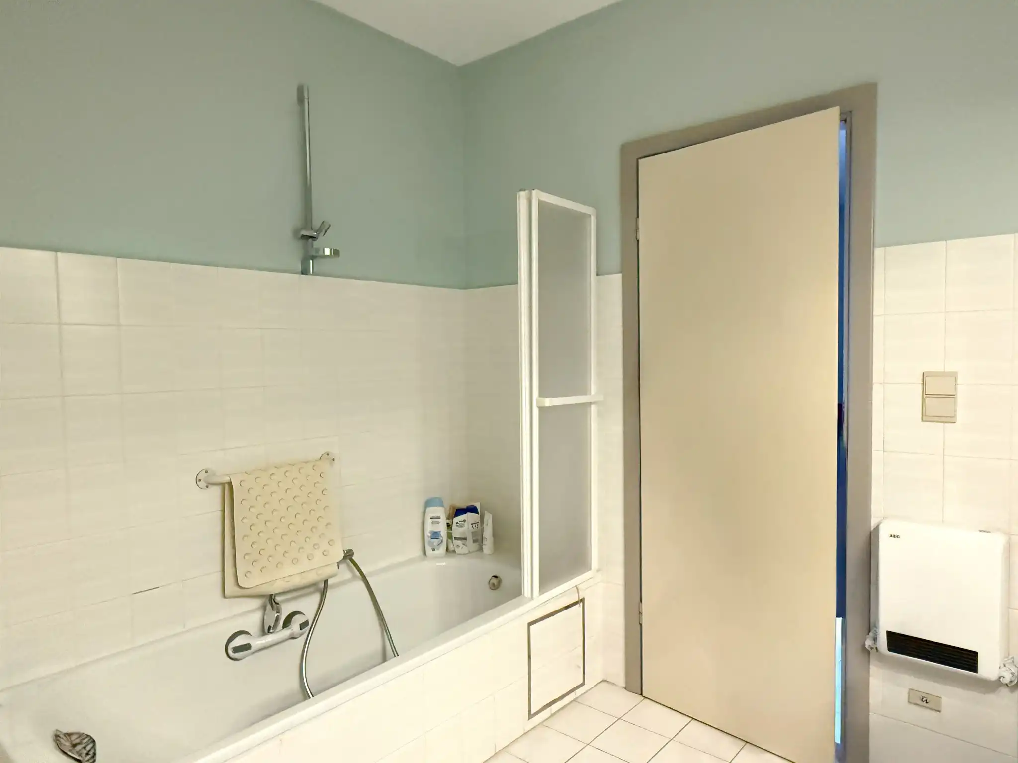 Appartement met twee slaapkamers, twee terrassen en garage in het hartje van Beveren foto 10