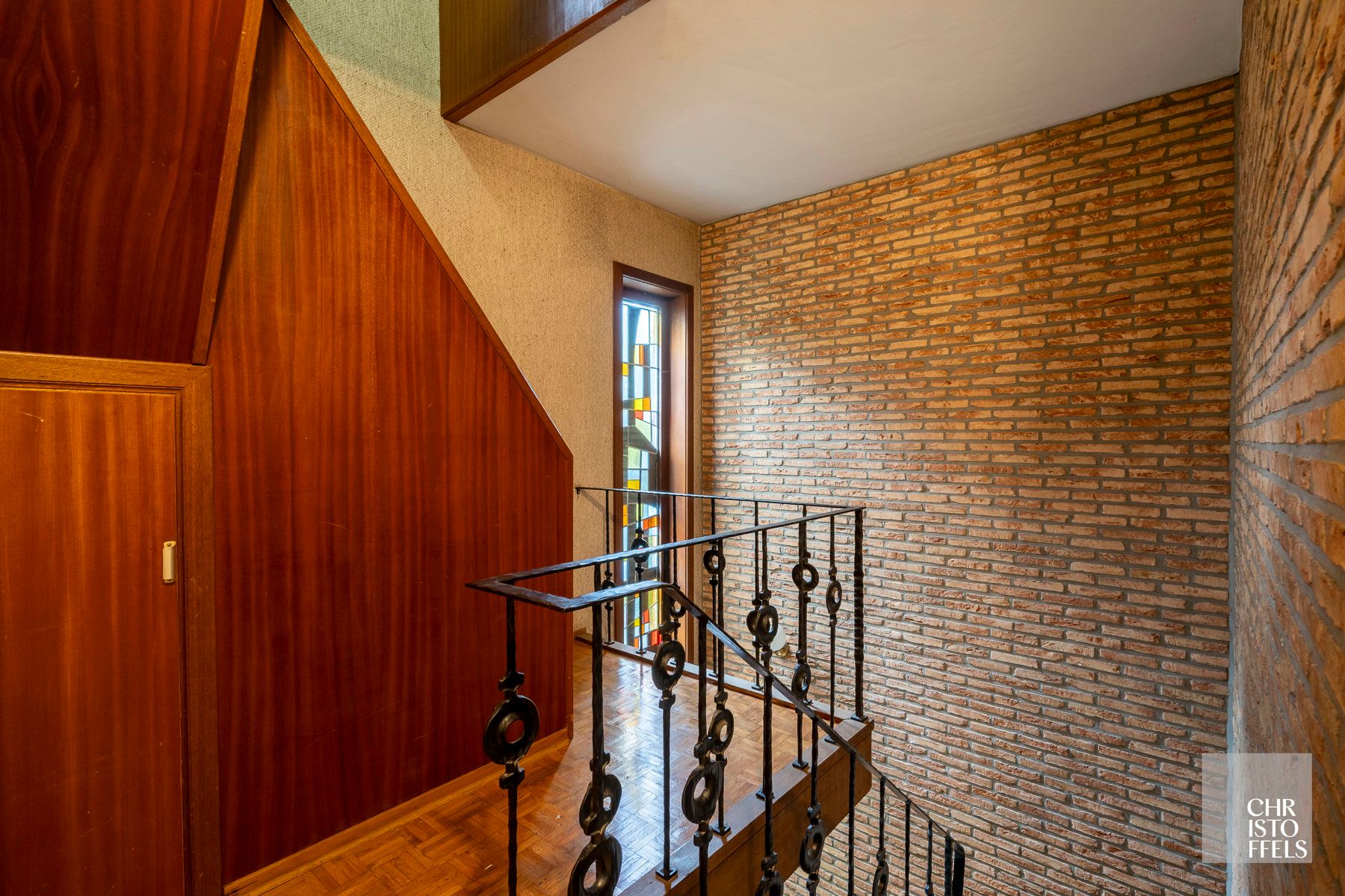 Opbrengsteigendom, bijzonder groot woonhuis van 761m² met 10 slaapkamers, mooi en rustig gelegen op 1.800m² met een eigen parkeerterrein!  foto 15