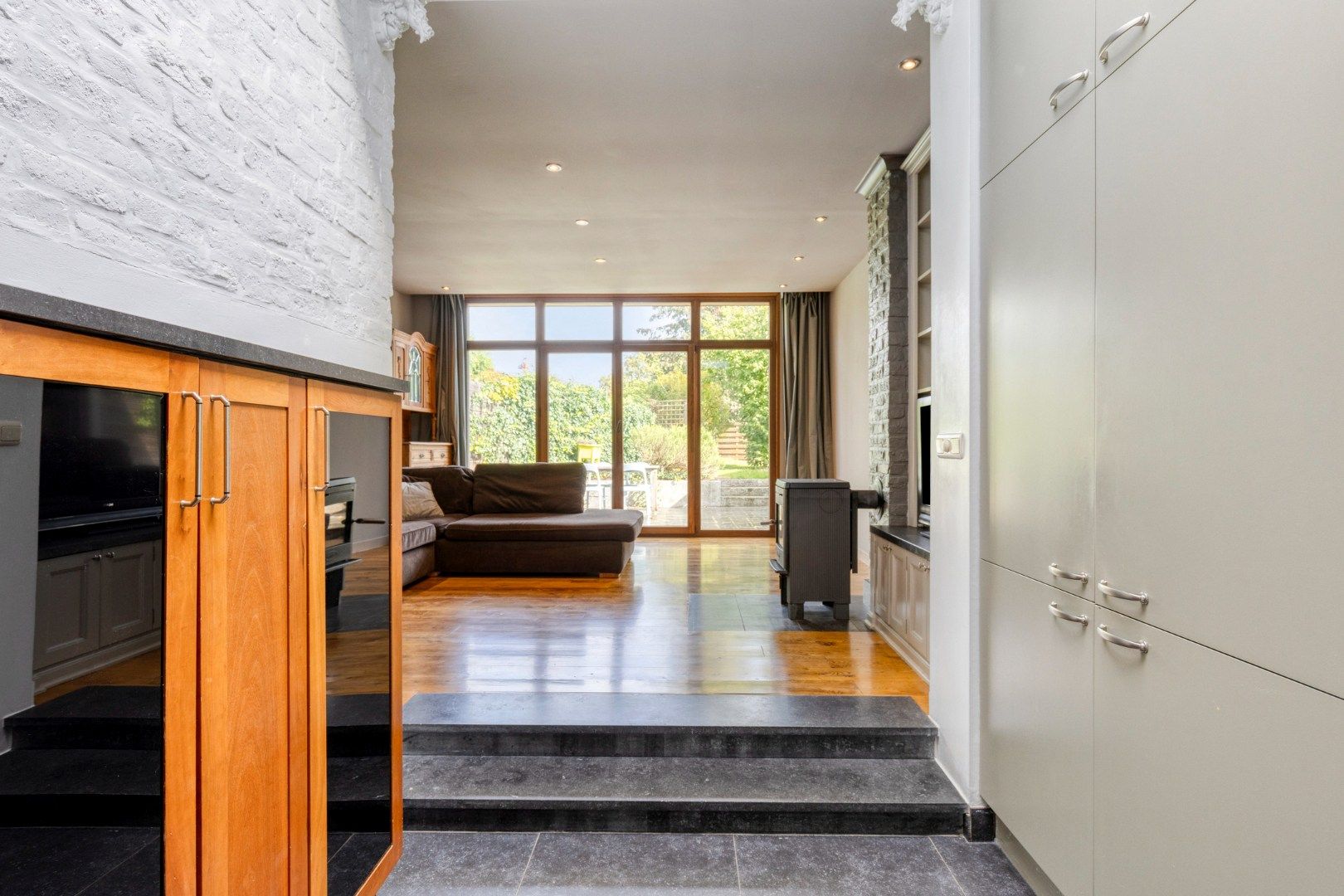 Goed gelegen woning met 3 slaapkamers en 2 badkamers in een rustige straat- bewoonbare oppervlakte 151 m² foto 5