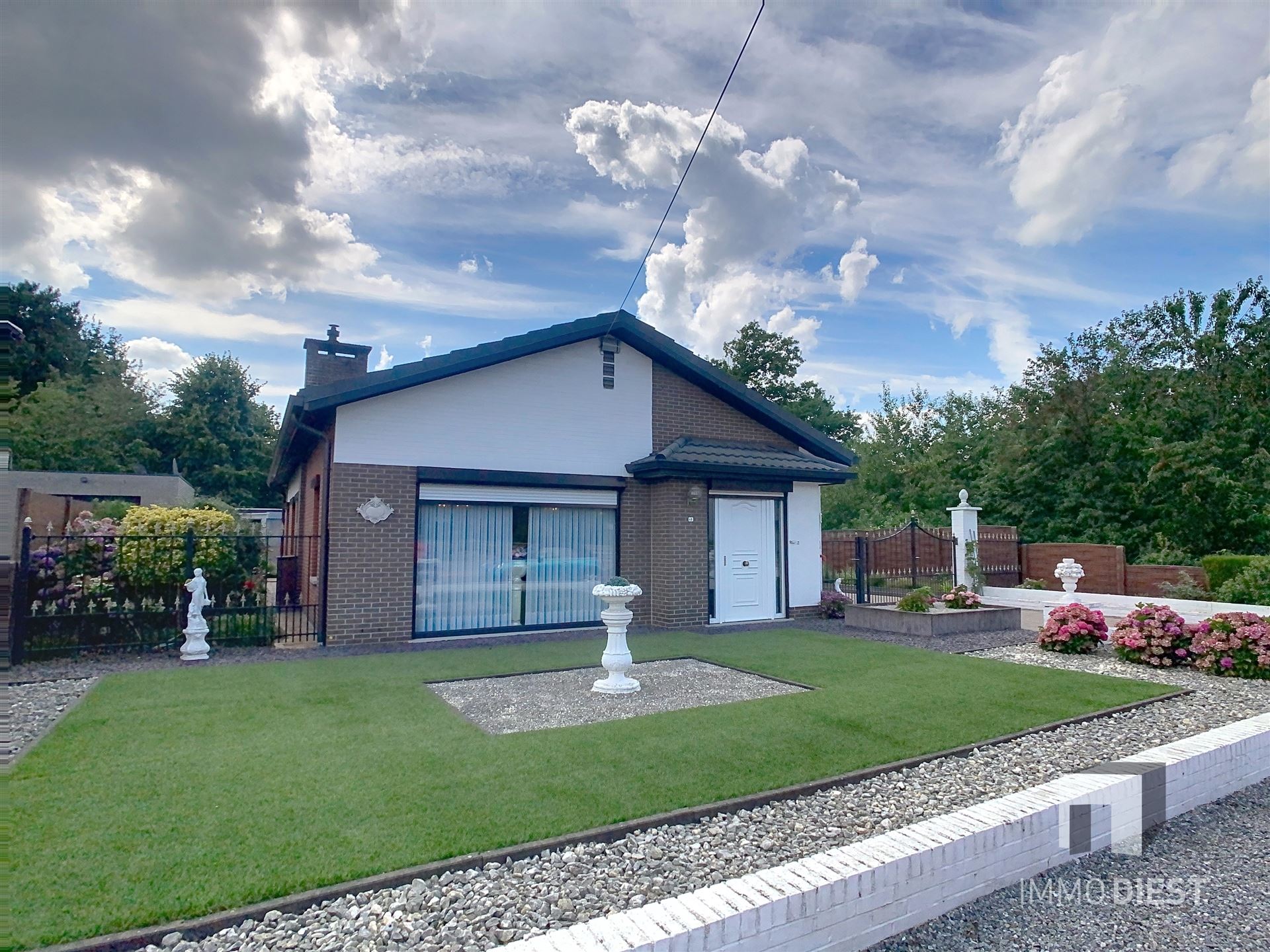 Instapklare woning met 3 slaapkamers foto {{pictureIndex}}