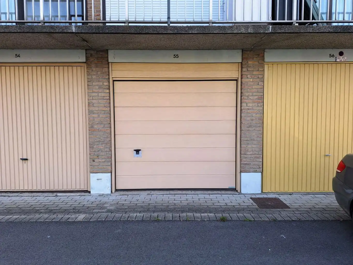 TE KOOP GARAGE TE WESTENDE foto 2