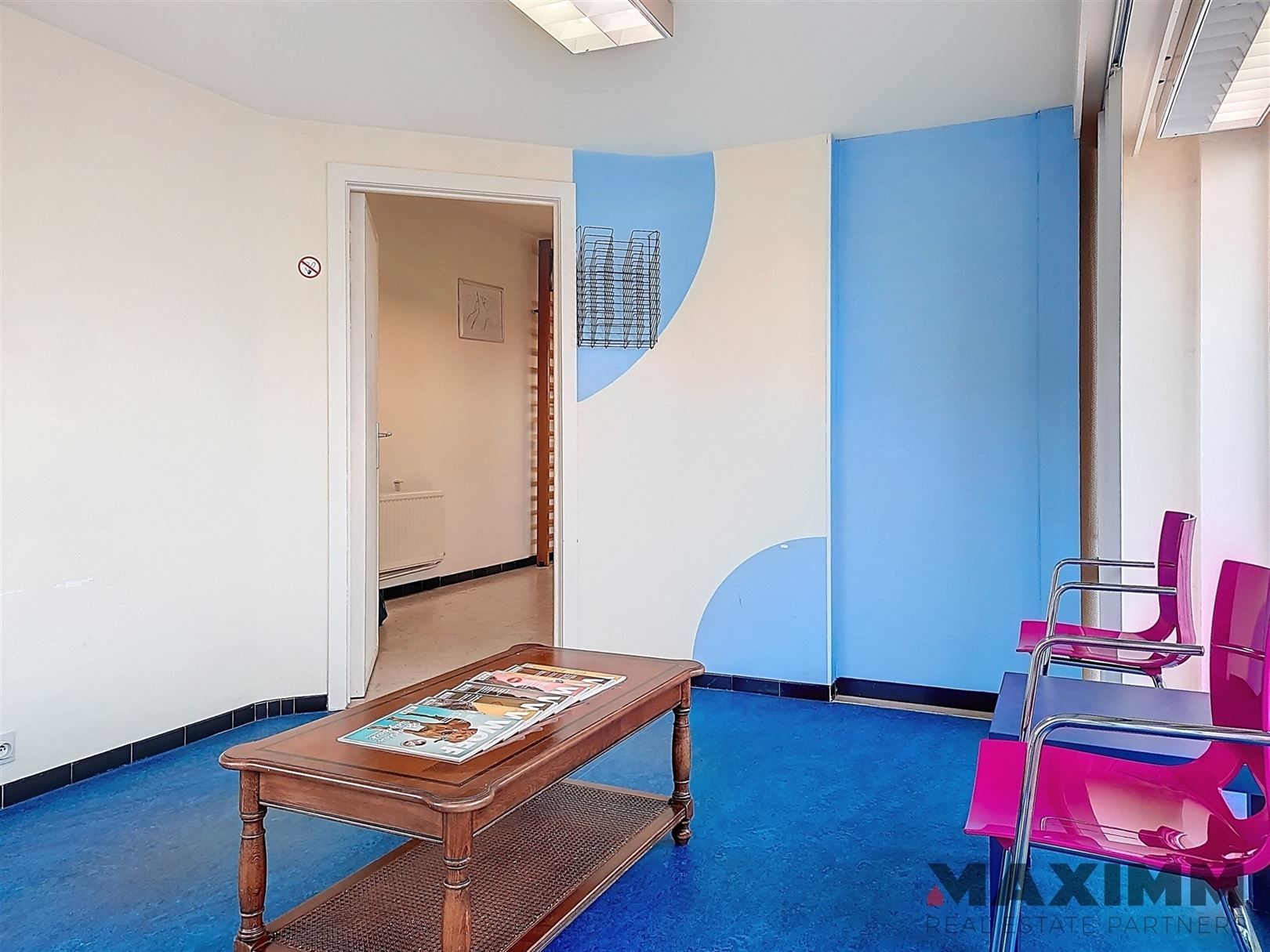 Gelijkvloers hoekpand, volledig onderkelderd op stategische locatie foto 5