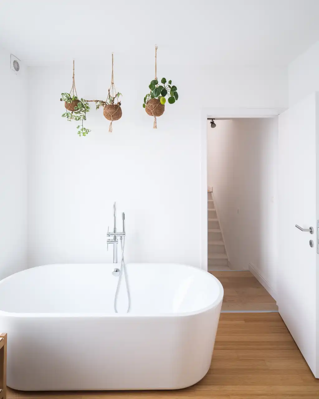 Karaktervolle gezinswoning met vier slaapkamers, twee badkamers en een mooi ingerichte buitenruimte foto 25