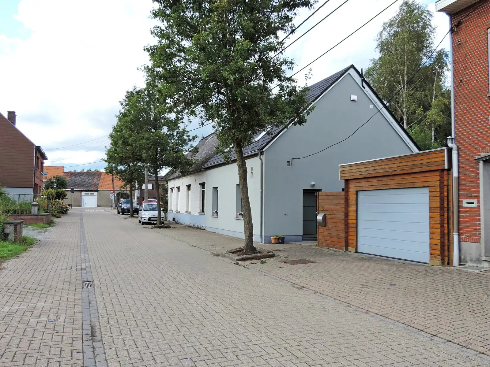 Een volledig gerenoveerde driegevelwoning met garage... foto 3