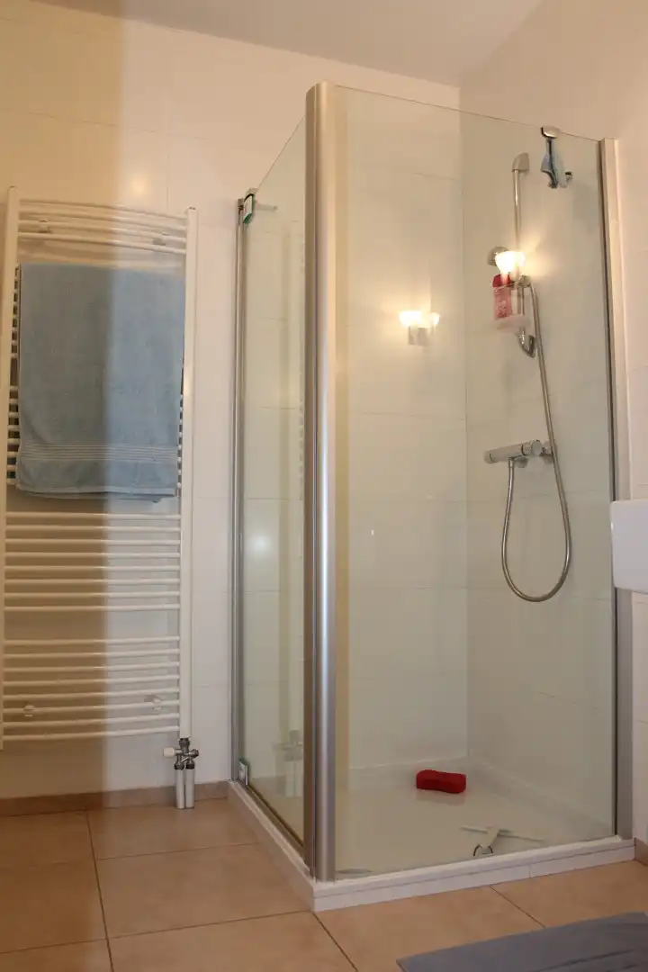 Lichtrijk appartement te koop in centrum Eeklo foto 11