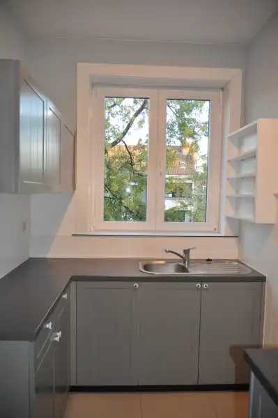 Gezelllig appartement in kleine residentie gelegen in mooie groene laan. foto {{pictureIndex}}