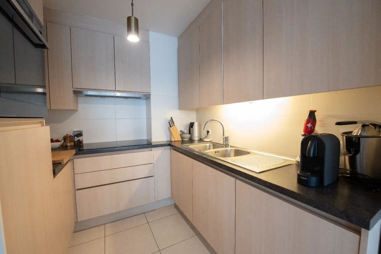Te koop: gezellig 2 slaapkamer appartement met ruim terras in hartje Waregem! foto 4