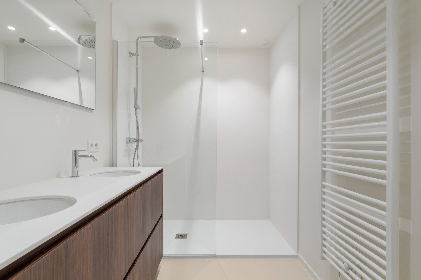 Exclusief gerenoveerd appartement te huur aan de Vindictivelaan in Oostende – met uniek zicht op de Mercator en jachthaven foto 12