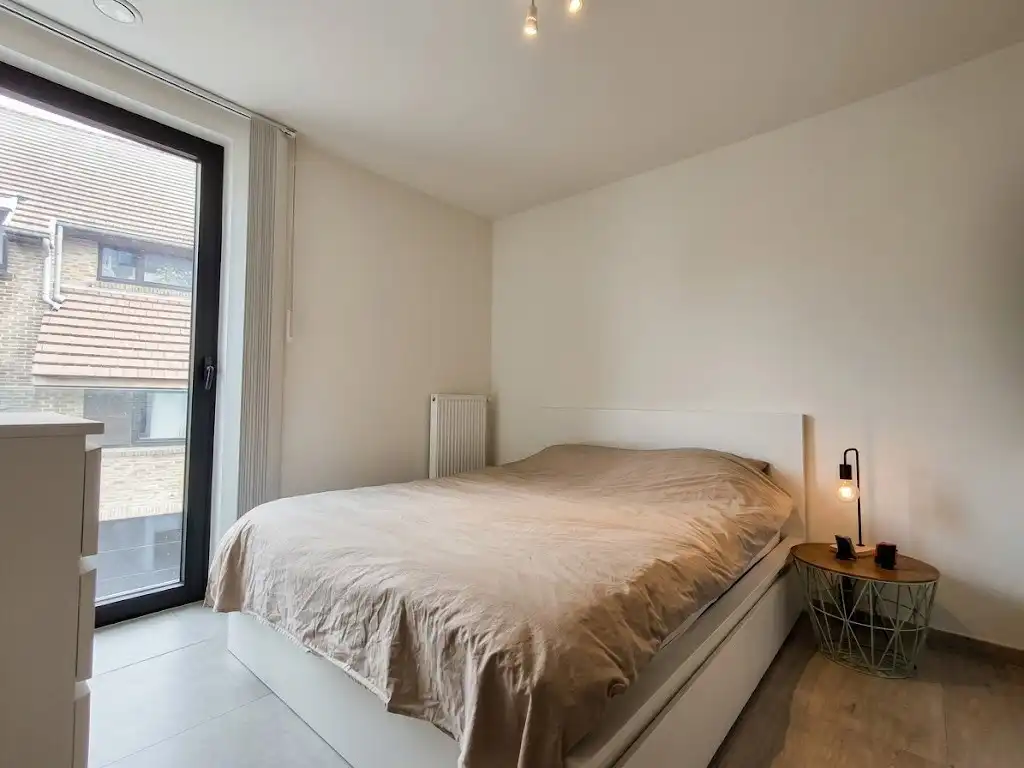 RECENT INSTAPKLAAR APPARTEMENT MET 3 SLPKS | 2 TERRASSEN EN GARAGE IN HARTJE PITTEM foto 7