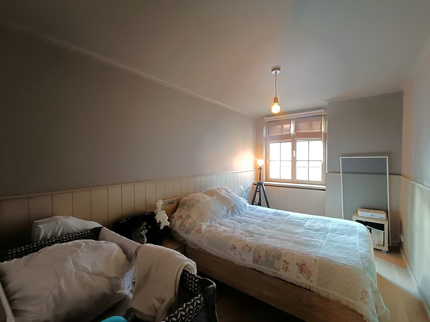 Gerenoveerde woning met garage in het centrum van Heist. foto 24