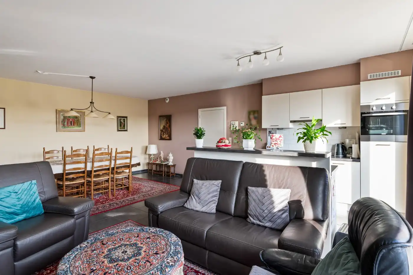 Recent, energiezuinig app. op 2e verd. met 2 slpk. en terras foto 2