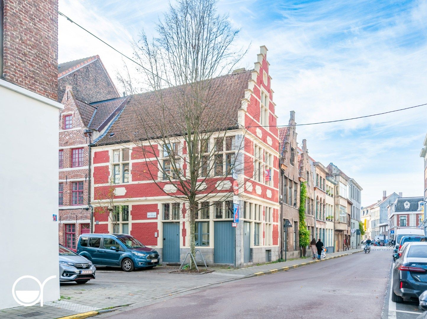 Gerenoveerde historische trapgevelwoning op unieke locatie foto 25
