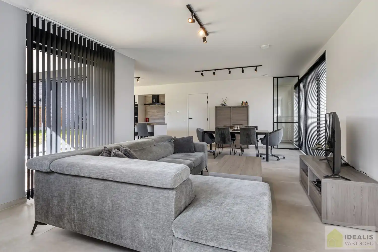 PRACHTIGE NIEUWBOUWWONING (2% REGISTRATIERECHTEN MOGELIJK!) MET EEN HEERLIJK LICHTRIJKE WOONKAMER MET OPEN KEUKEN, RUIME BERGING, BUREEL, 3 SLAAPKAMERS, RUIME DRESSING EN RUIME BADKAMER VOORZIEN VAN ALLE COMFORT! EEN HEERLIJK RUIM HUIS MET EEN NAAR WENS AAN TE LEGGEN TUIN, OP EEN GEGEERDE LOCATIE NABIJ HET CENTRUM VAN PEER! foto 16