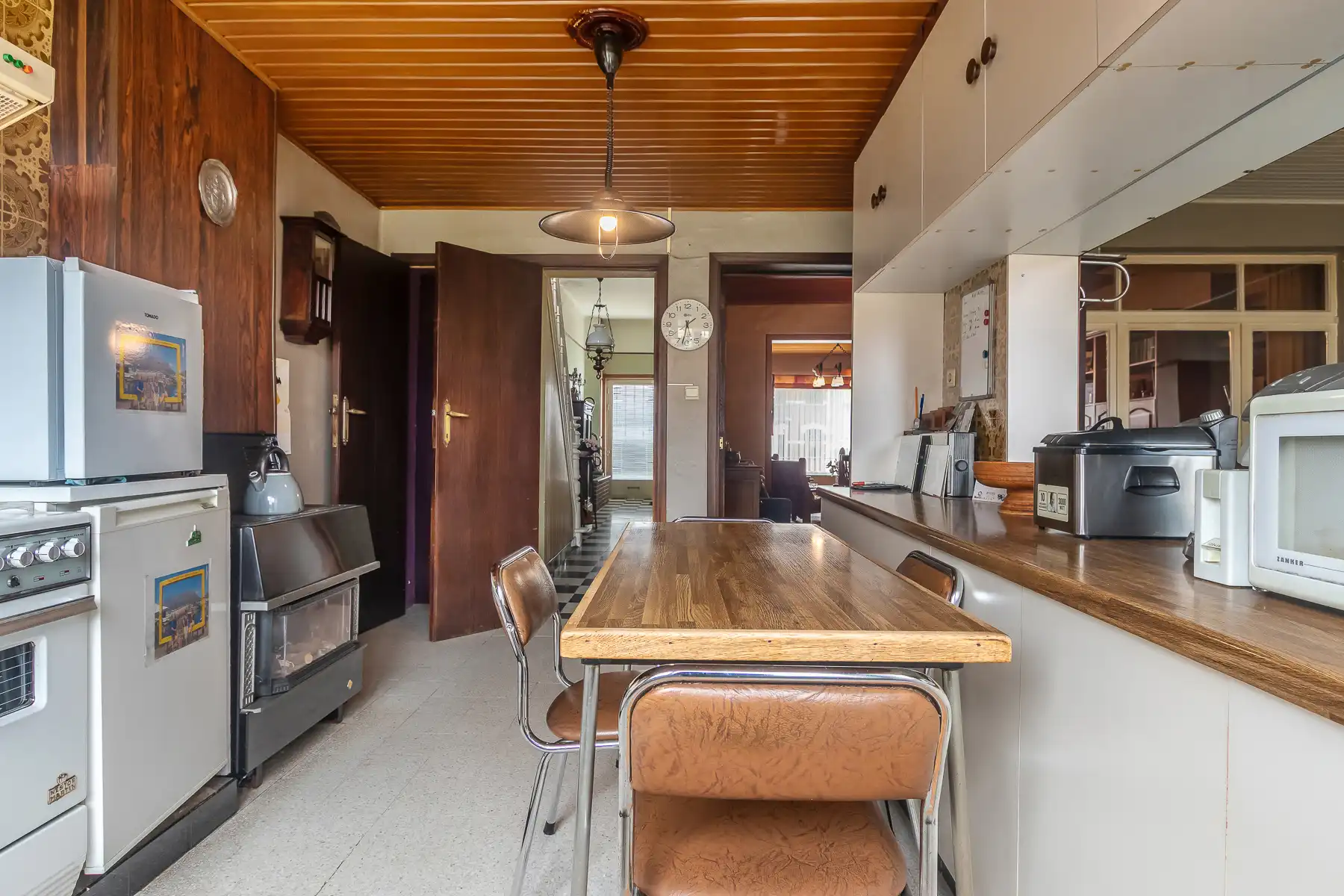 Ruime, te renoveren woning met veel potentieel nabij centrum foto 11