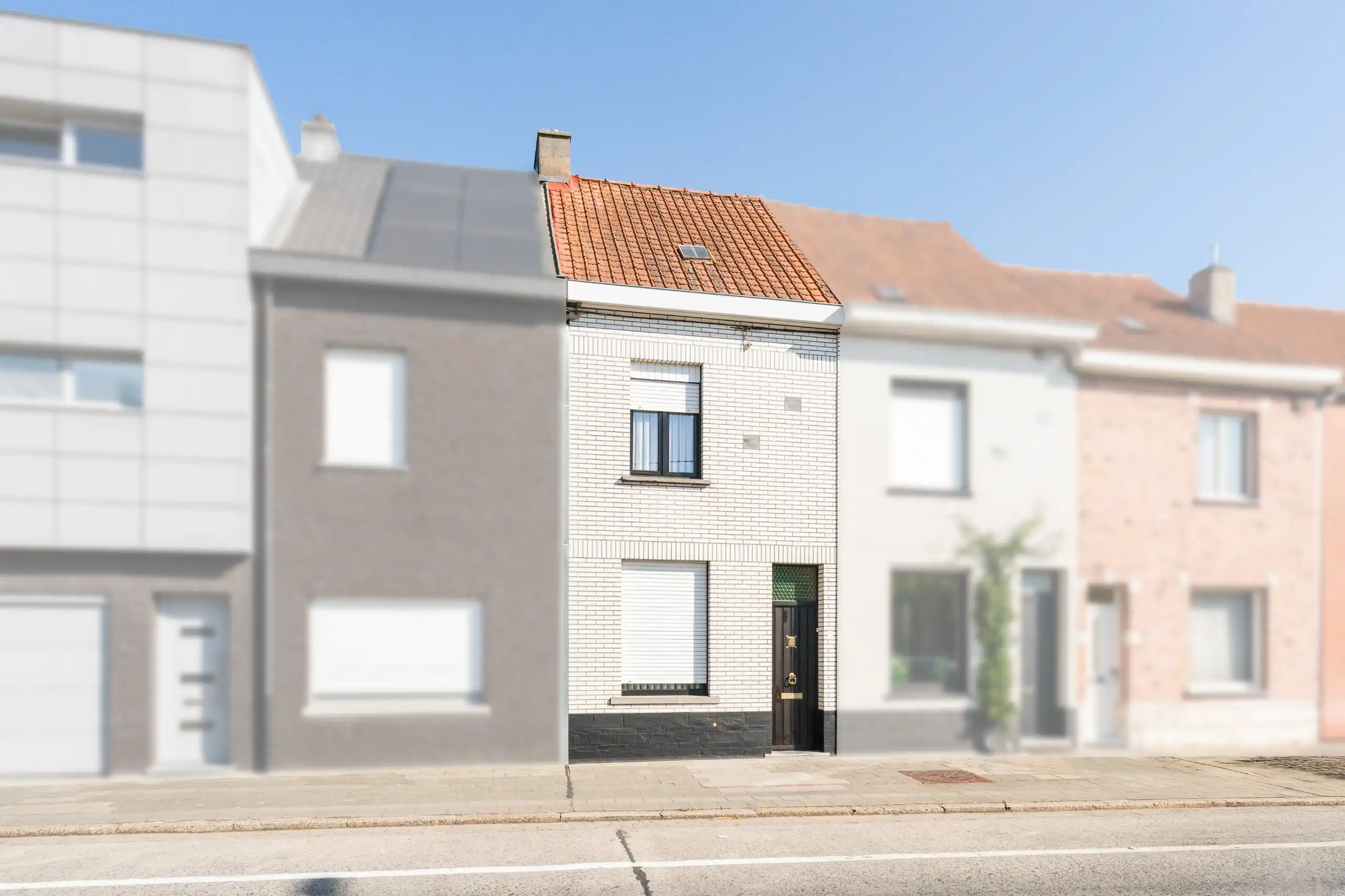 Centraal gelegen te renoveren rijwoning met garage en uitweg in Harelbeke foto 23