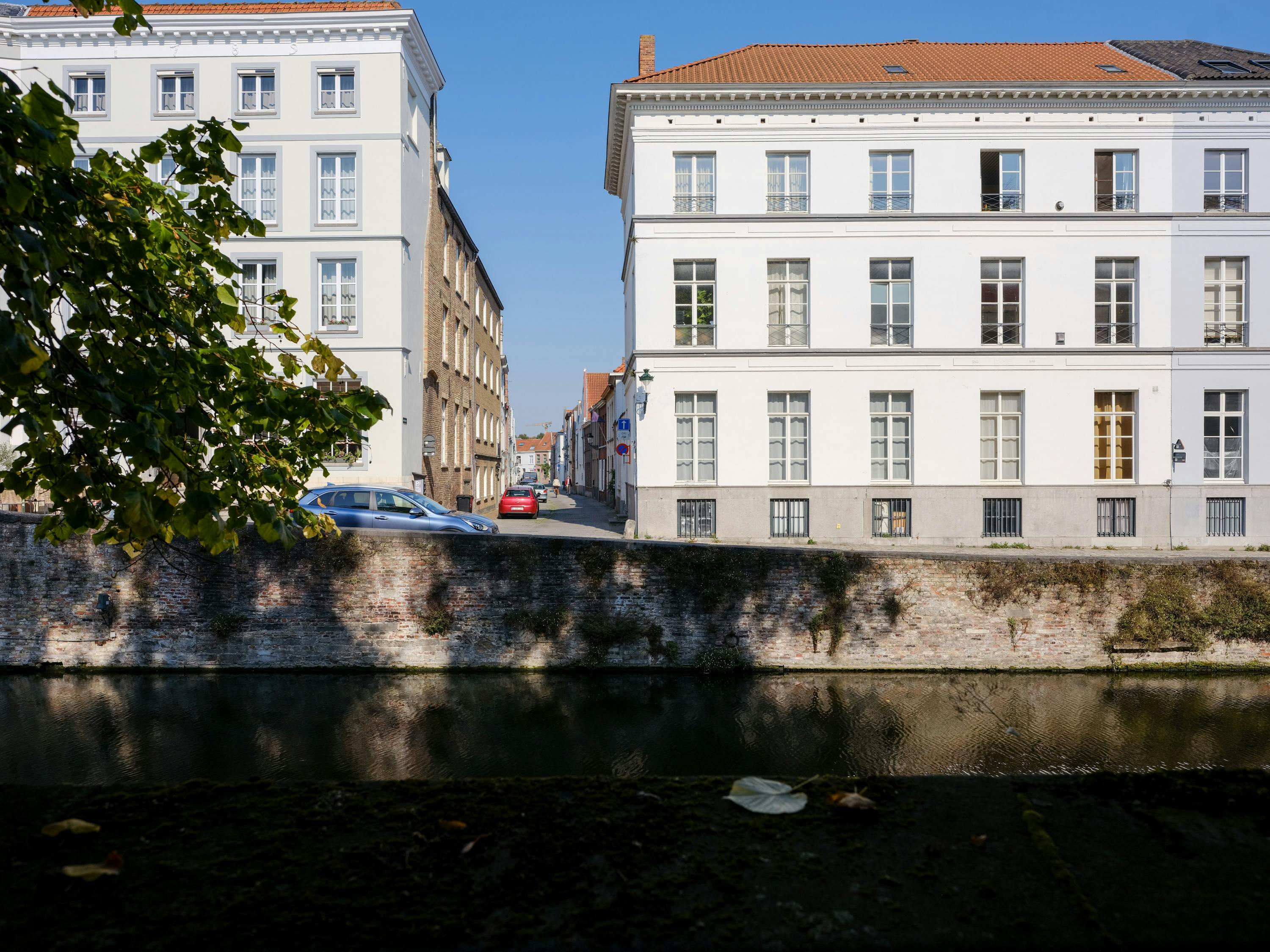 Te renoveren statige hoekwoning in Brugge te koop foto 12