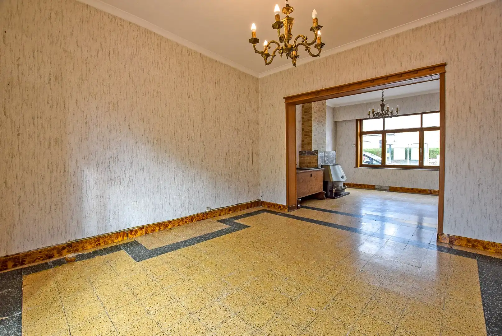 Zeer ruime te renoveren woning met statige gevel op 445 m² met zuid-west georiënteerde tuin. foto 5