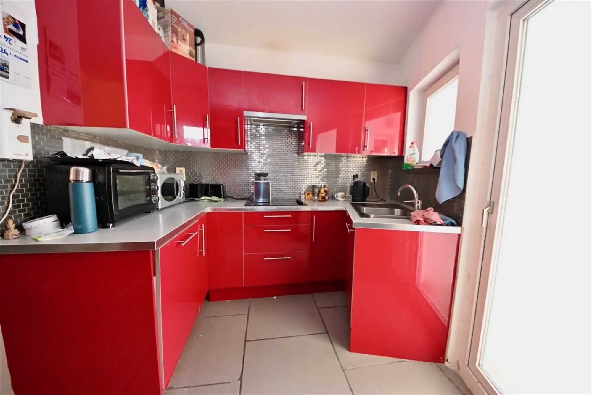 Appartement met 2 slaapkamers, garage en terras. foto 5