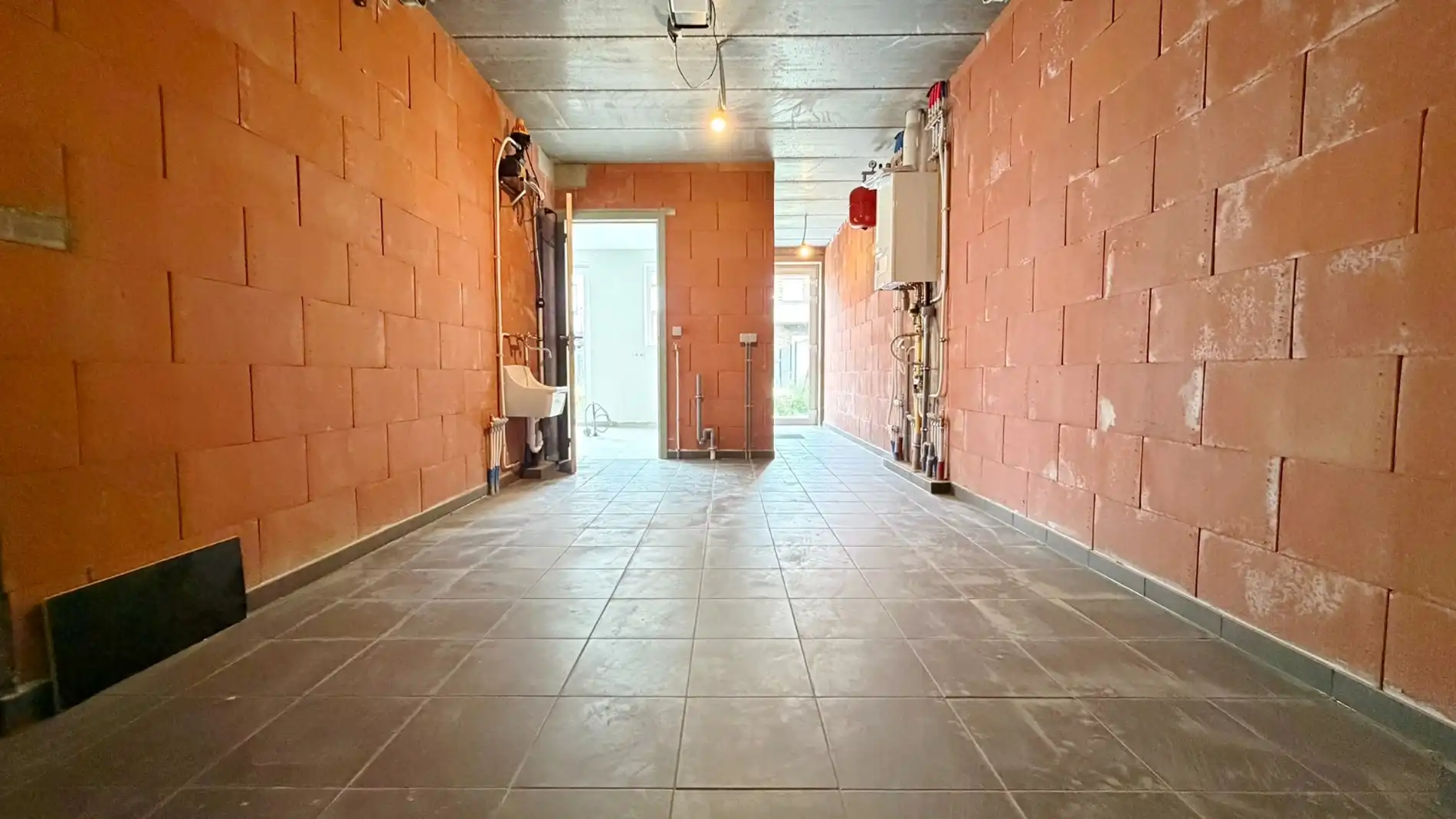 Energiezuinige instapklare woning met garage en tuin, rustig en heel centraal gelegen ( 6% BTW )  foto 5