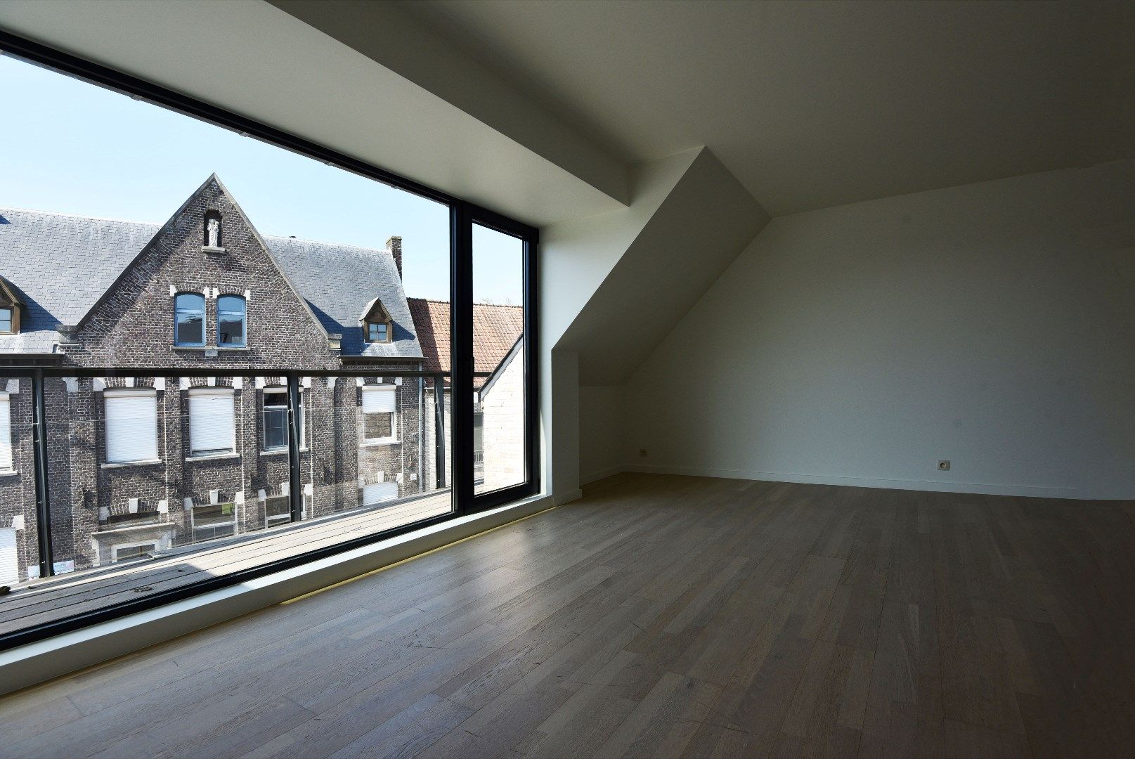 Duplex appartement met 3 slaapkamers en balkon te Adegem Dorp. foto 6