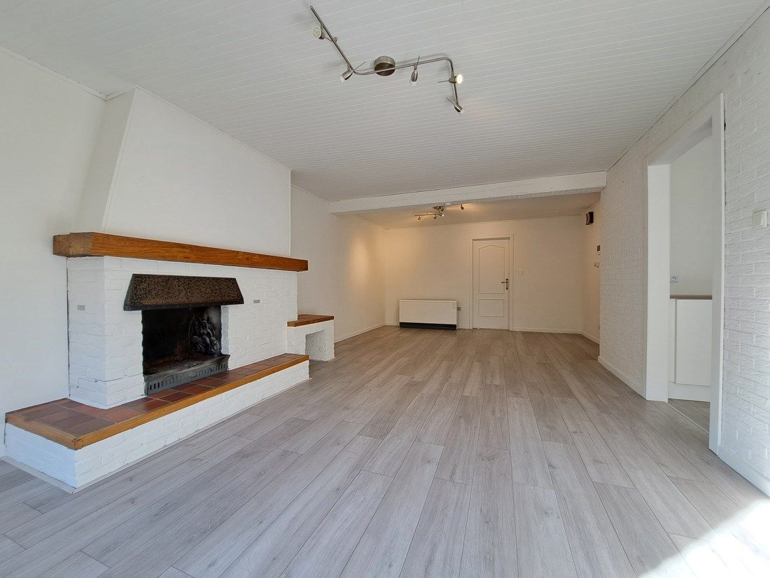 Knap gerenoveerd appartement te Genk centrum foto 3