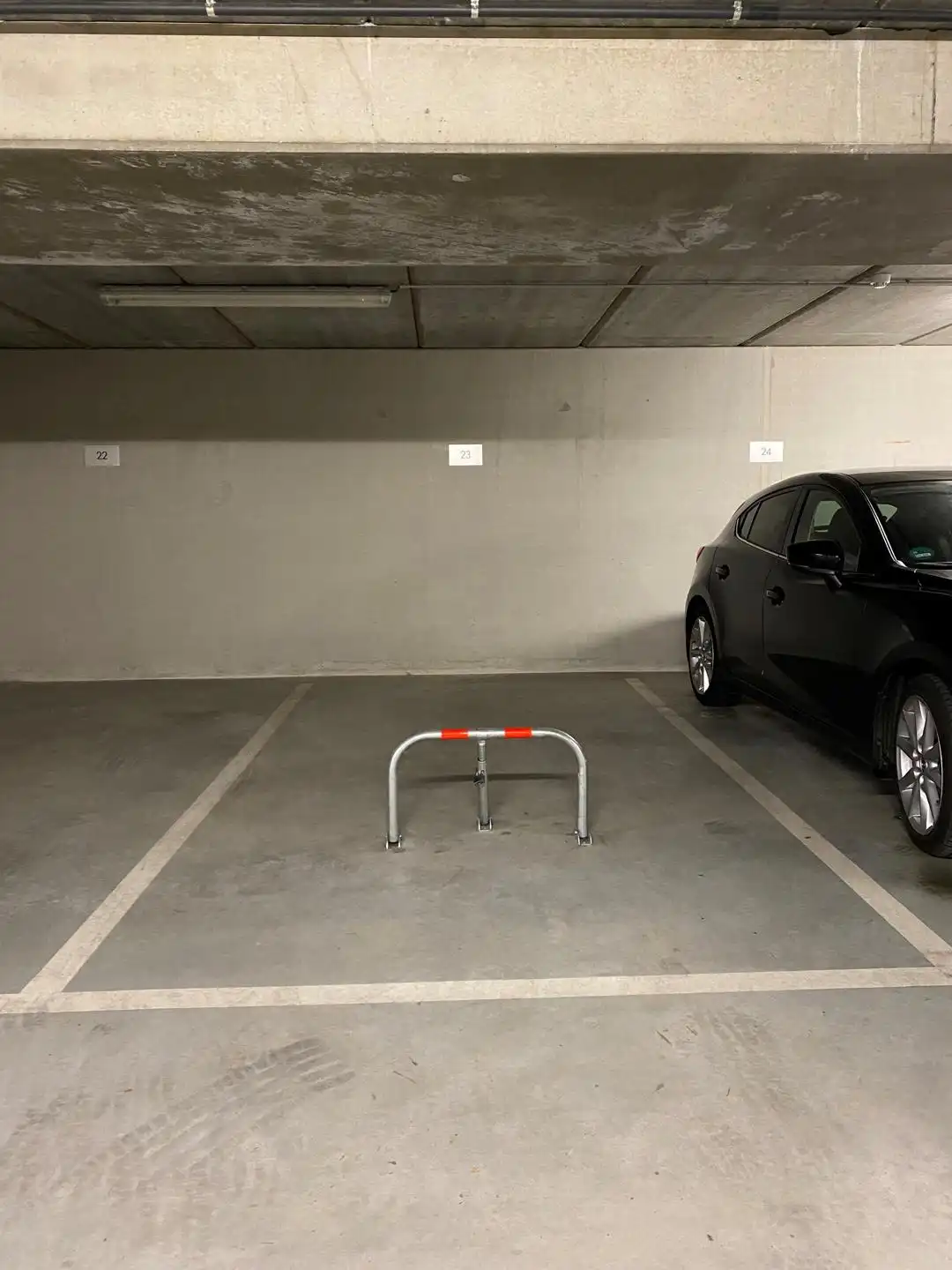 CASALINA REAL ESTATE stelt te huur  - parkeerplaats nr 23 foto {{pictureIndex}}