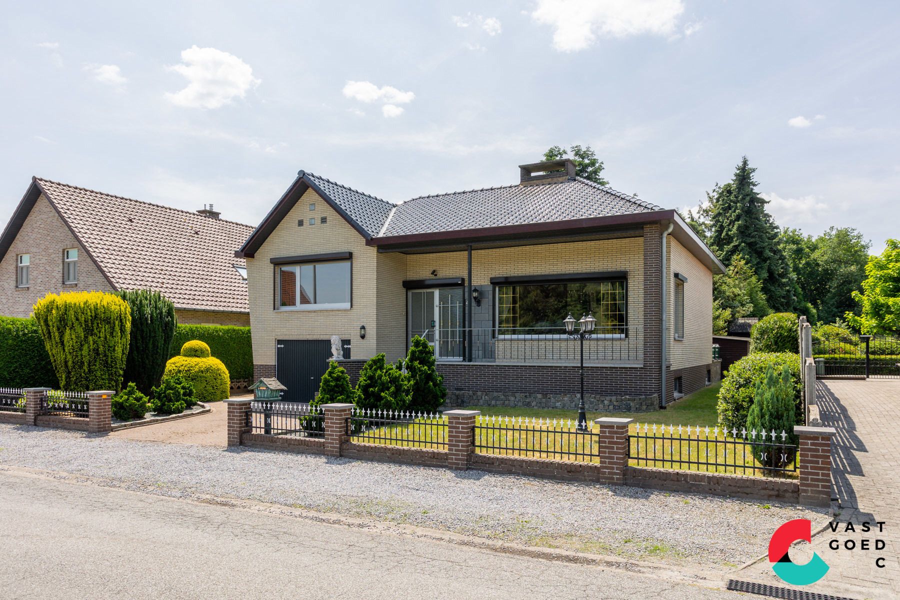 Huis te koop foto {{pictureIndex}}