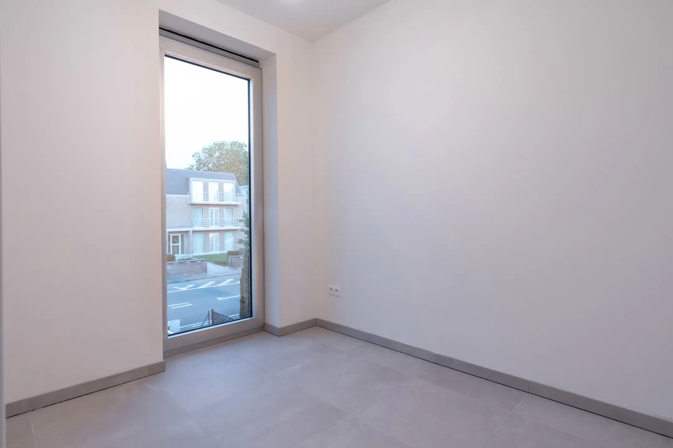 Nieuwbouwappartement met 2 slpks, terras en autostaanplaats. foto 13