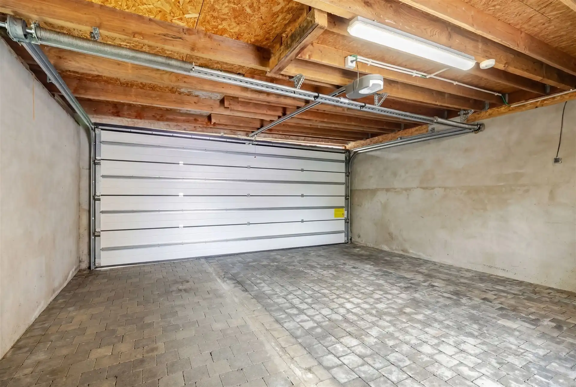 Instapklare woning met 4 slks, garage en aanpalende bouwgrond foto 23