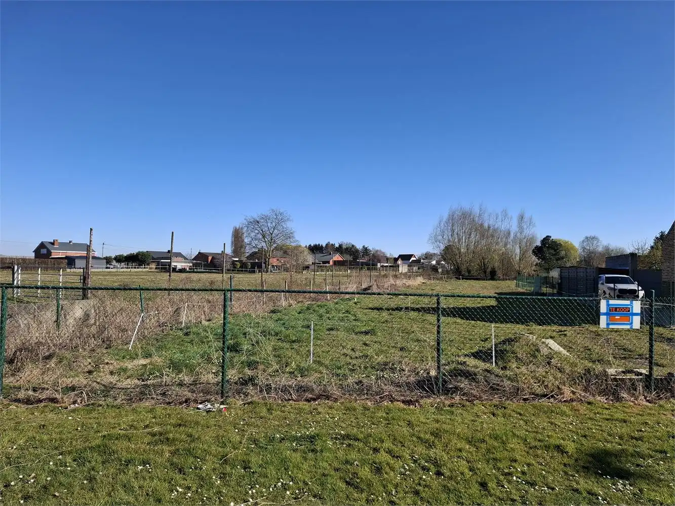 Prachtig lapje grond op 13a65 foto {{pictureIndex}}