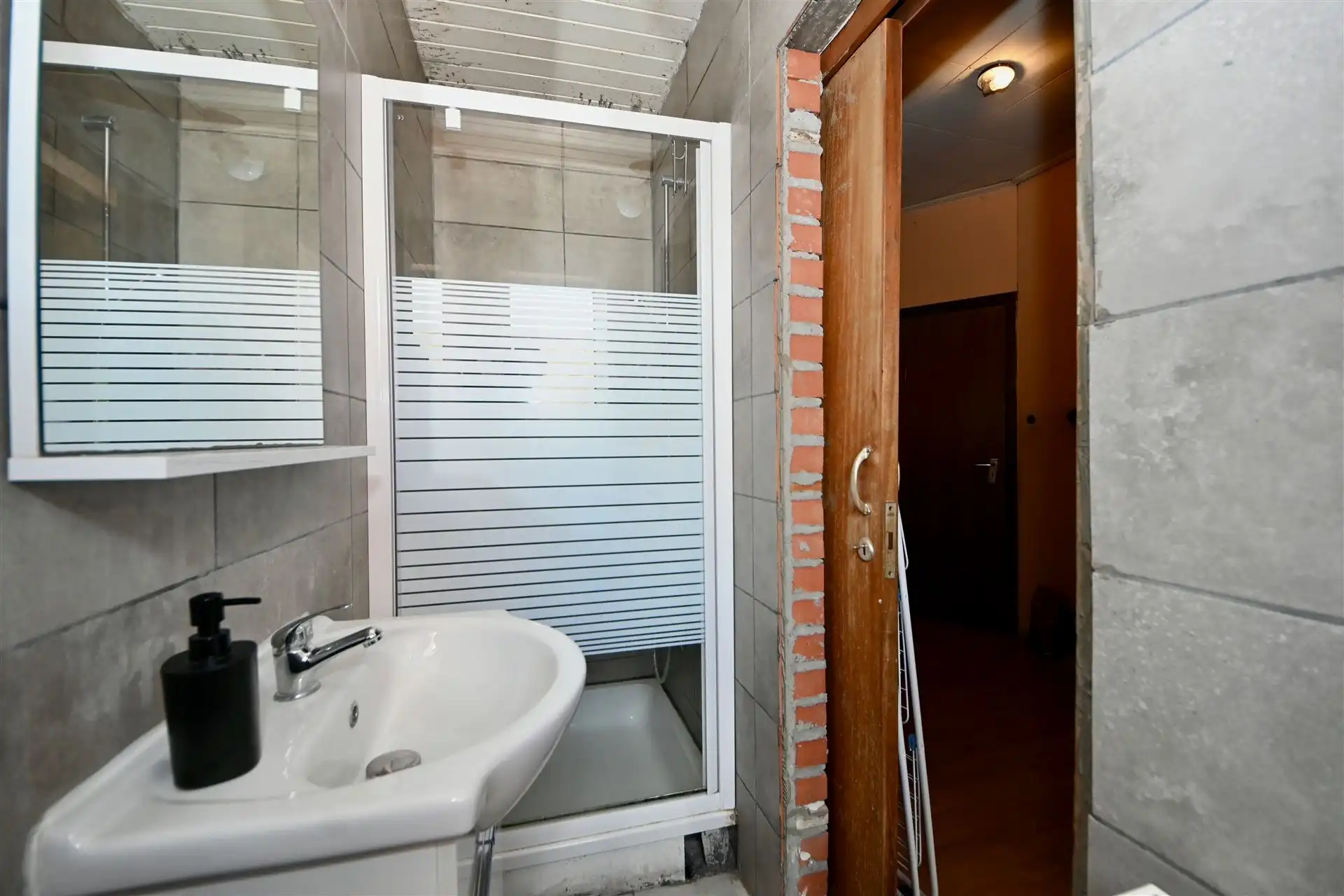 Op te frissen woning met 4 slaapkamers.  foto 8