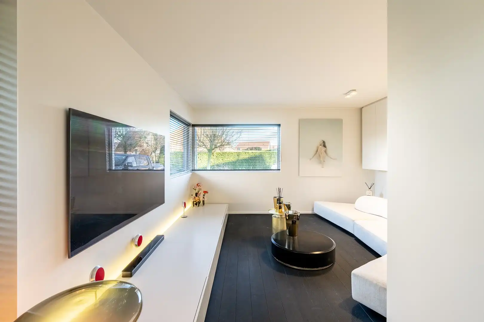 Alleenstaande villa met 4 slaapkamers in een residentiële omgeving. foto 8