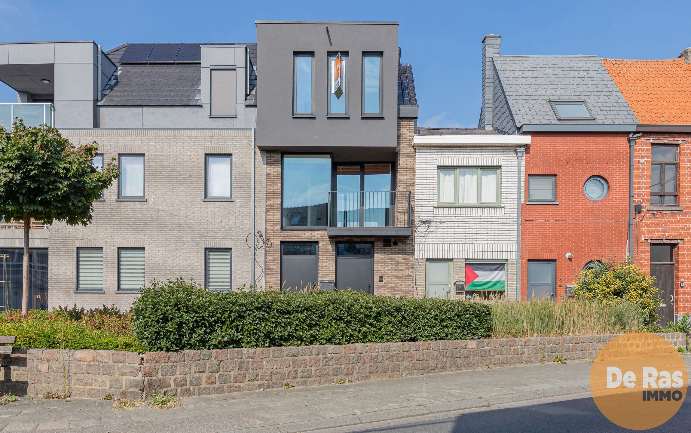 WETTEREN - Gezellige nieuwbouwwoning op uitstekende locatie foto {{pictureIndex}}
