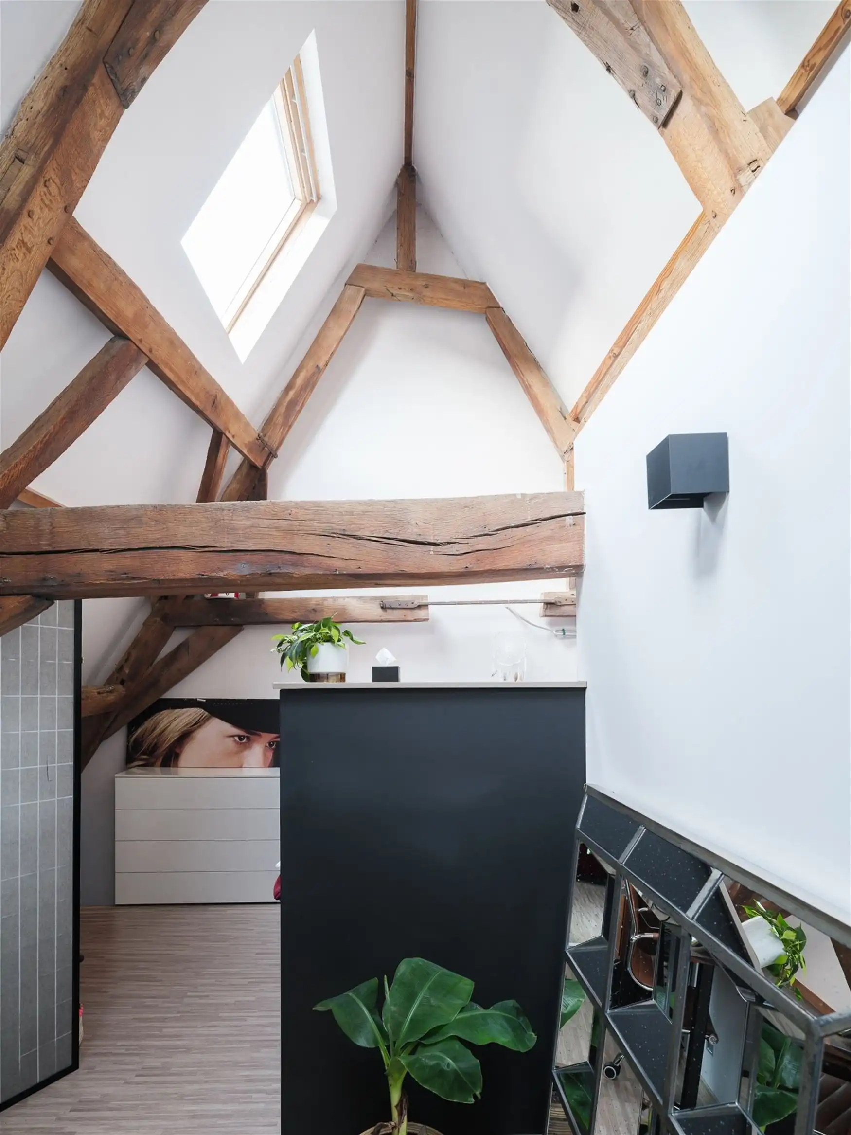 Karaktervolle loft met groot terras in hartje Oudenaarde. foto 8