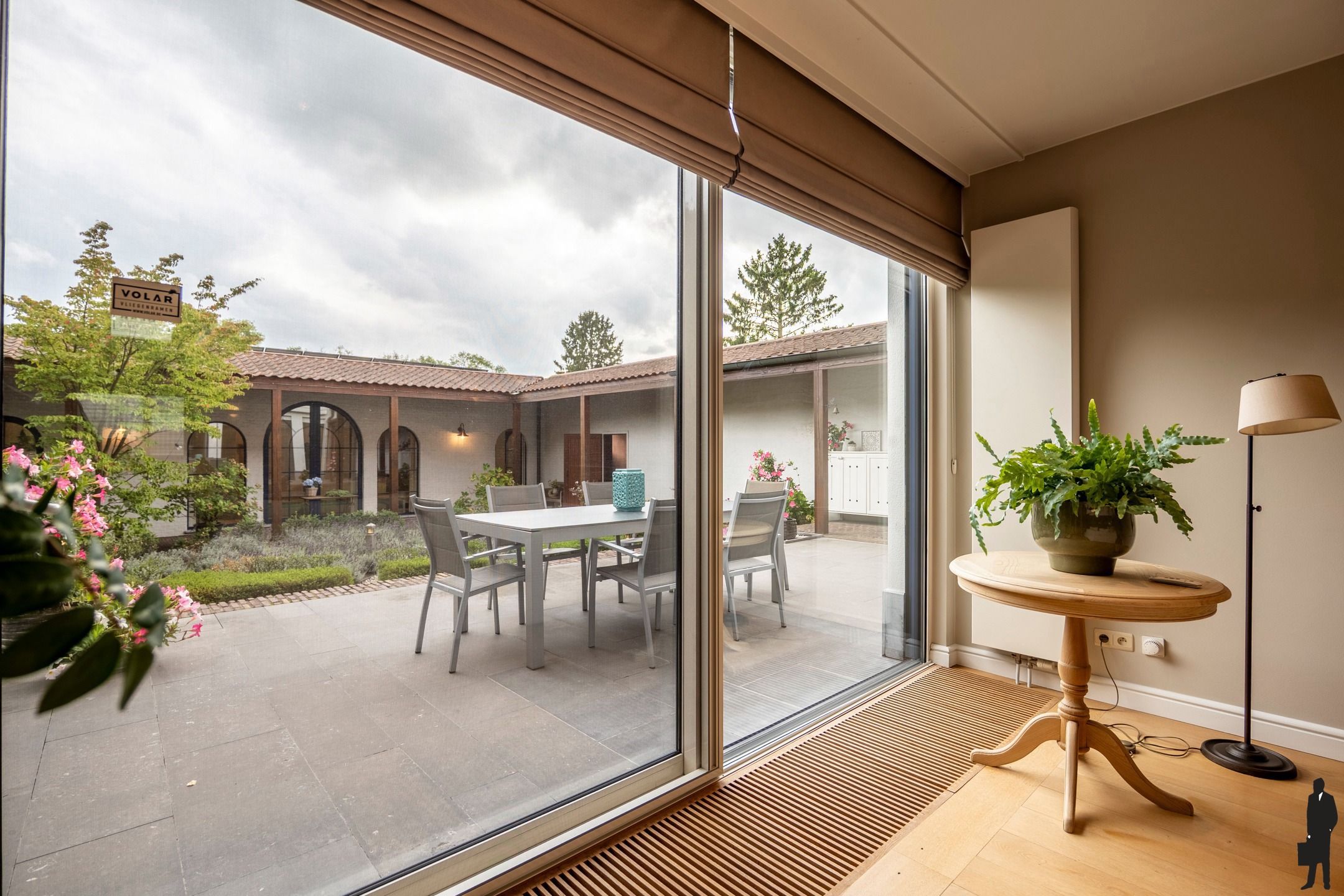 Stijlvol gelijkvloers appartement met binnenterras, tuin en binnenzwembad met wellness. foto 40