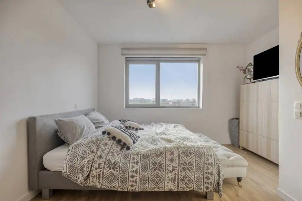 BEN-woning met 4 slaapkamers en 2 carports in het groene Suikerpark te Veurne foto 8